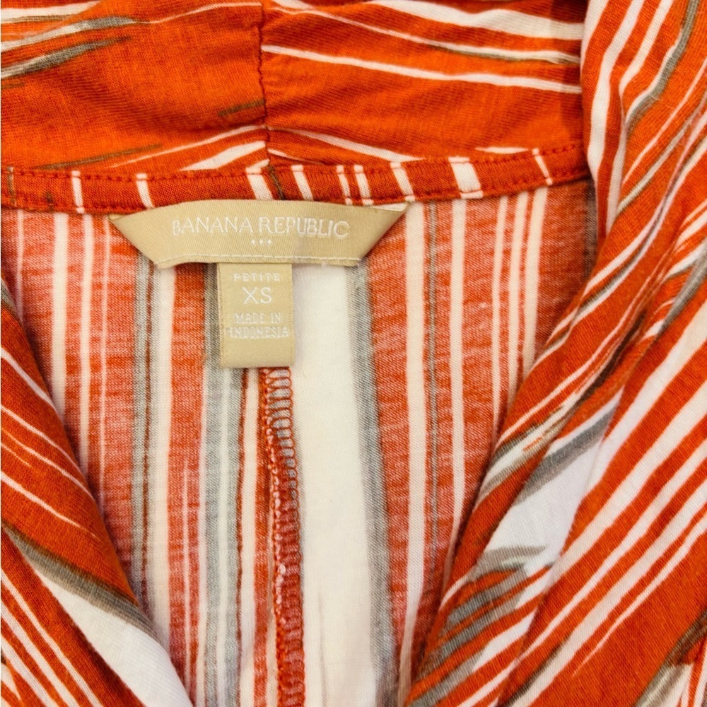 Banana Republic Red and White Twist Front Blouse size xs - Picture 3 of 7